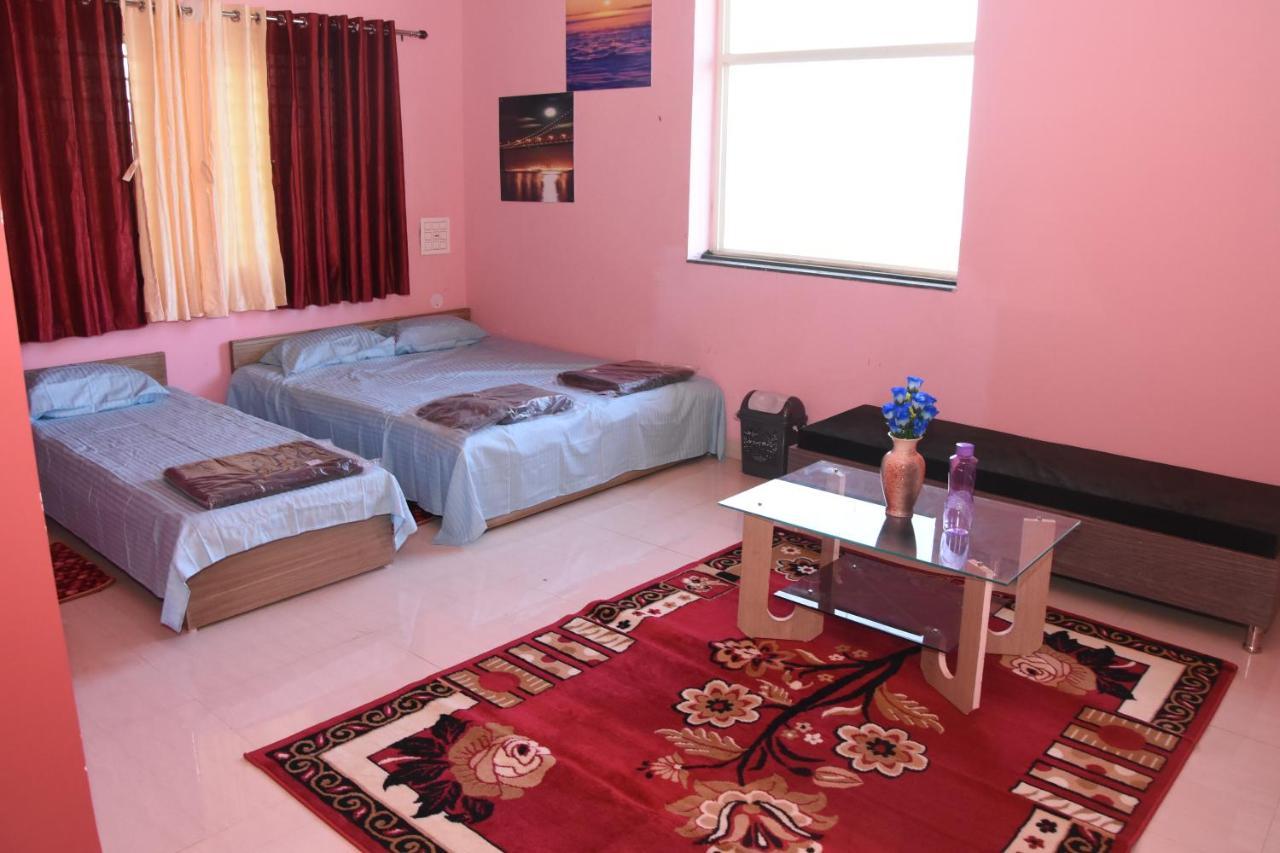 H P Homestay دهرواد المظهر الخارجي الصورة